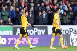 问鼎安卓版风云突变！巴塞罗那今晚再遭质疑，英超版图或变，媒体盛赞，纪律约束更严格的简单介绍